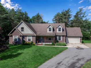 989 Davis Rd, East Aurora, NY 14052