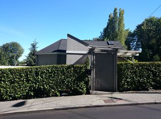 258 Lake Dell Ave, Seattle, WA 98122