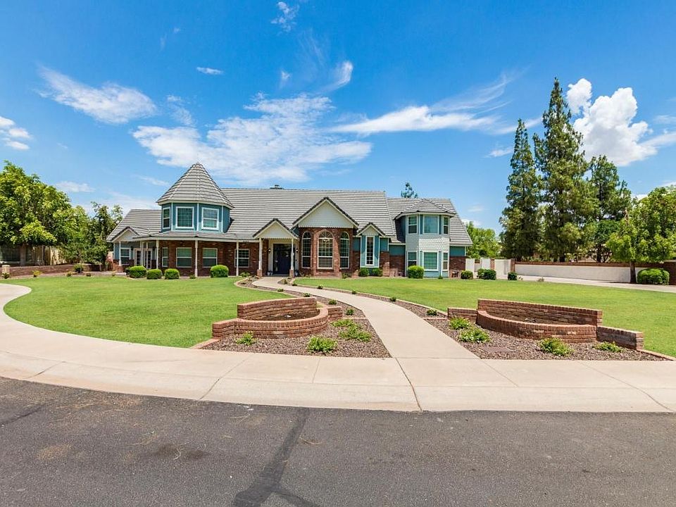 1st image of 4632 E Grove Cir
