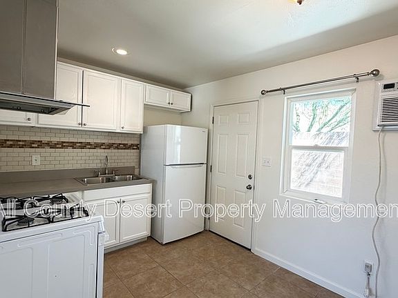 5th image of 521 El Placer Rd APT 1