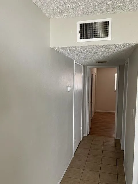 1 bed, 687 sqft, $925 — Photo 2