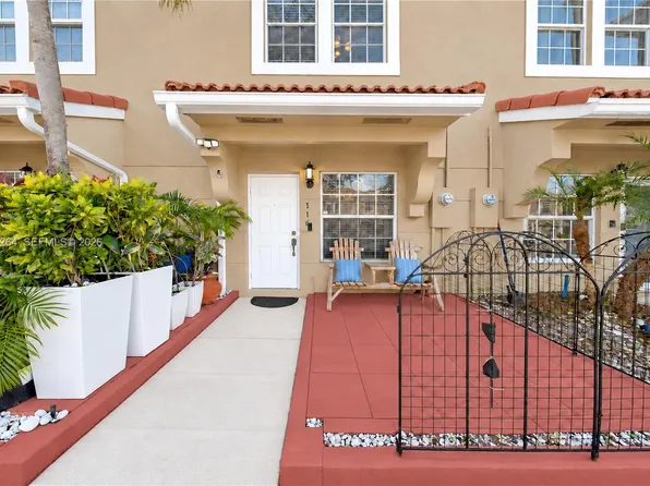 716 SW 122nd Ave, Pembroke Pines, FL 33025