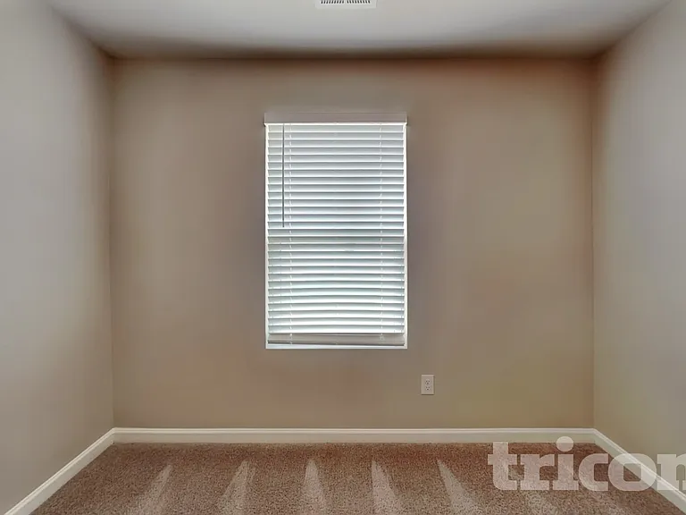 805 Ali St — Photo 12