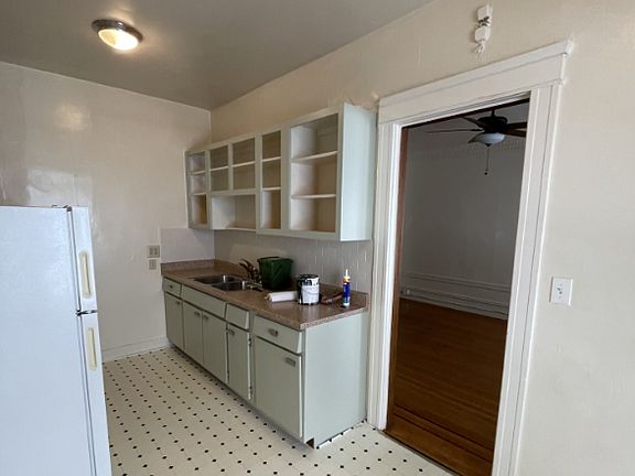 Spacious eat in kitchen