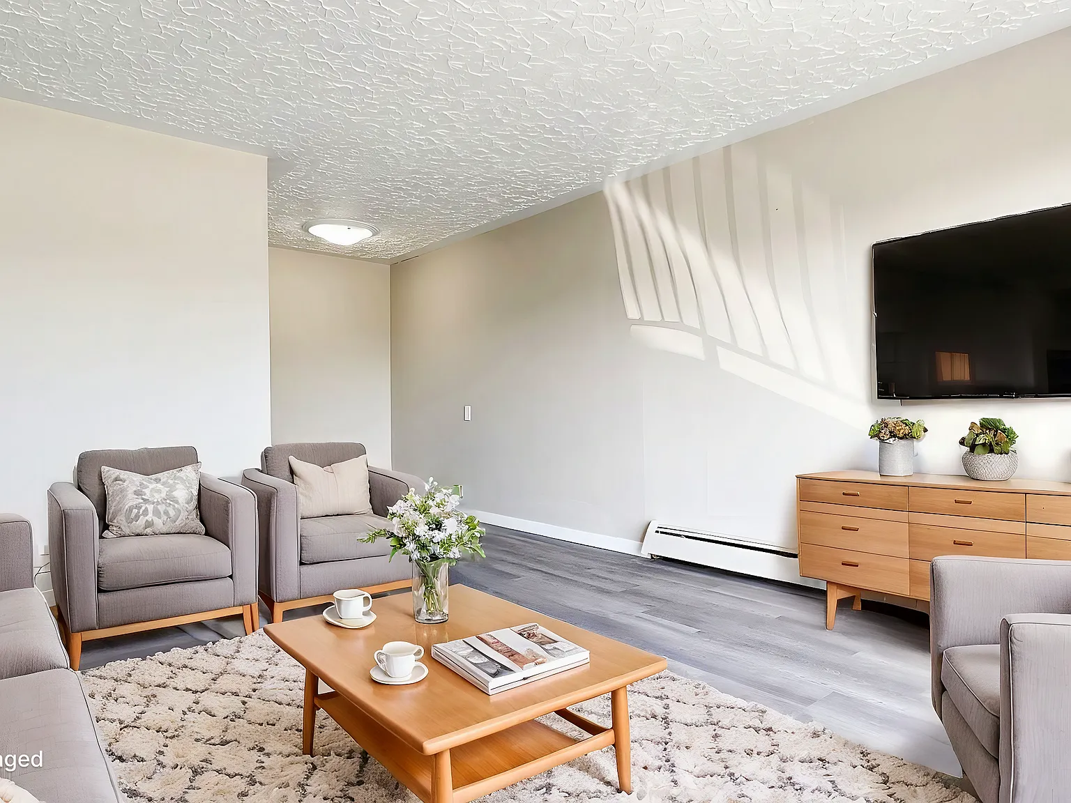 Queensway Place Apartments — Photo 4