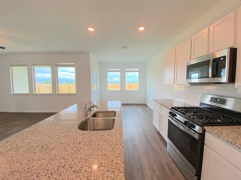 565 Pueblo Bonito Trl — Photo 18