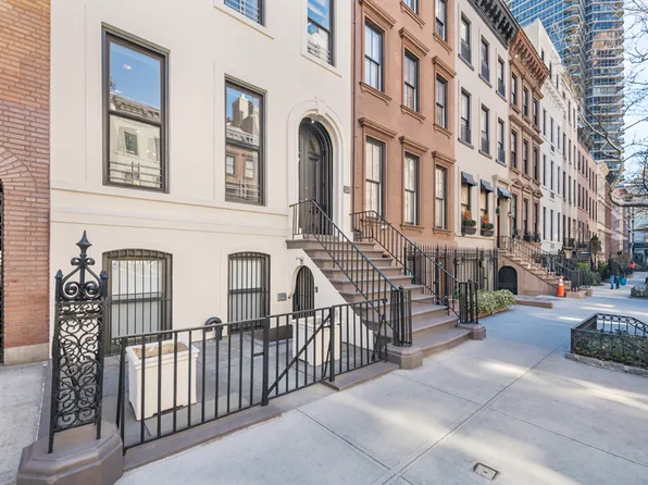 240 East 61st Street image 23 of 24