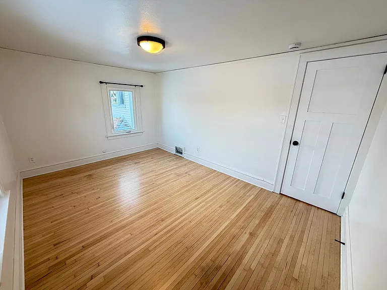 1301 Hammond Ave — Photo 15