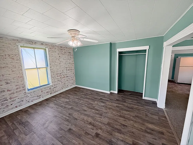216 Rollins St — Photo 8