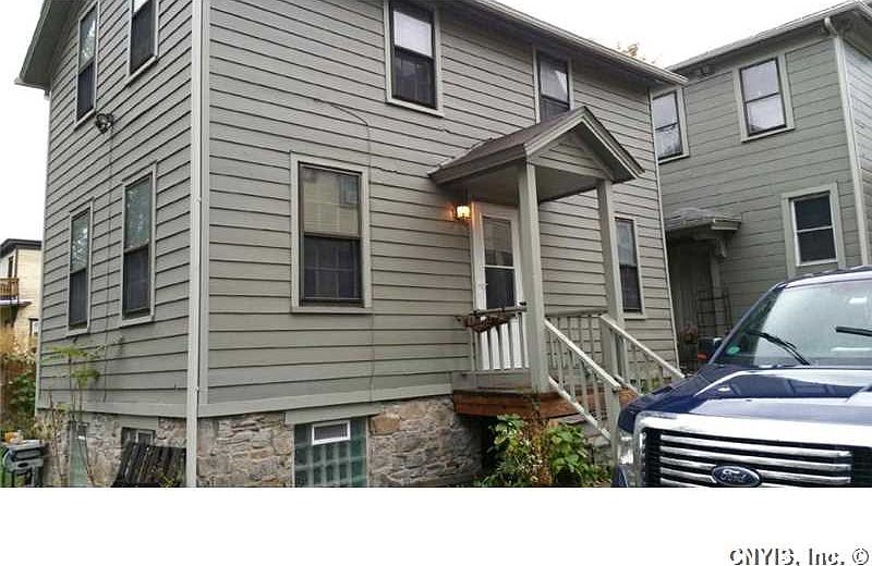 2nd image of 214 Green St