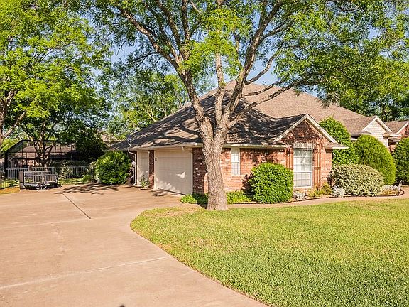 5th image of 8903 Hickory Hill Dr