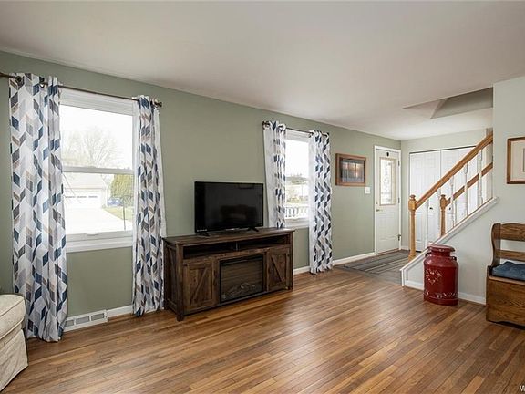 2nd image of 107 Pamela Ct