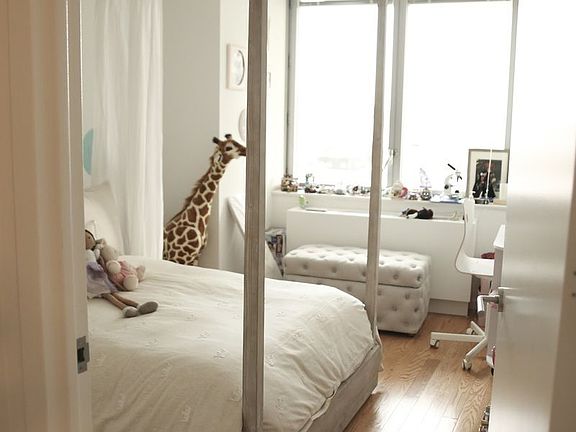 5th image of 4545 Center Blvd APT 1121