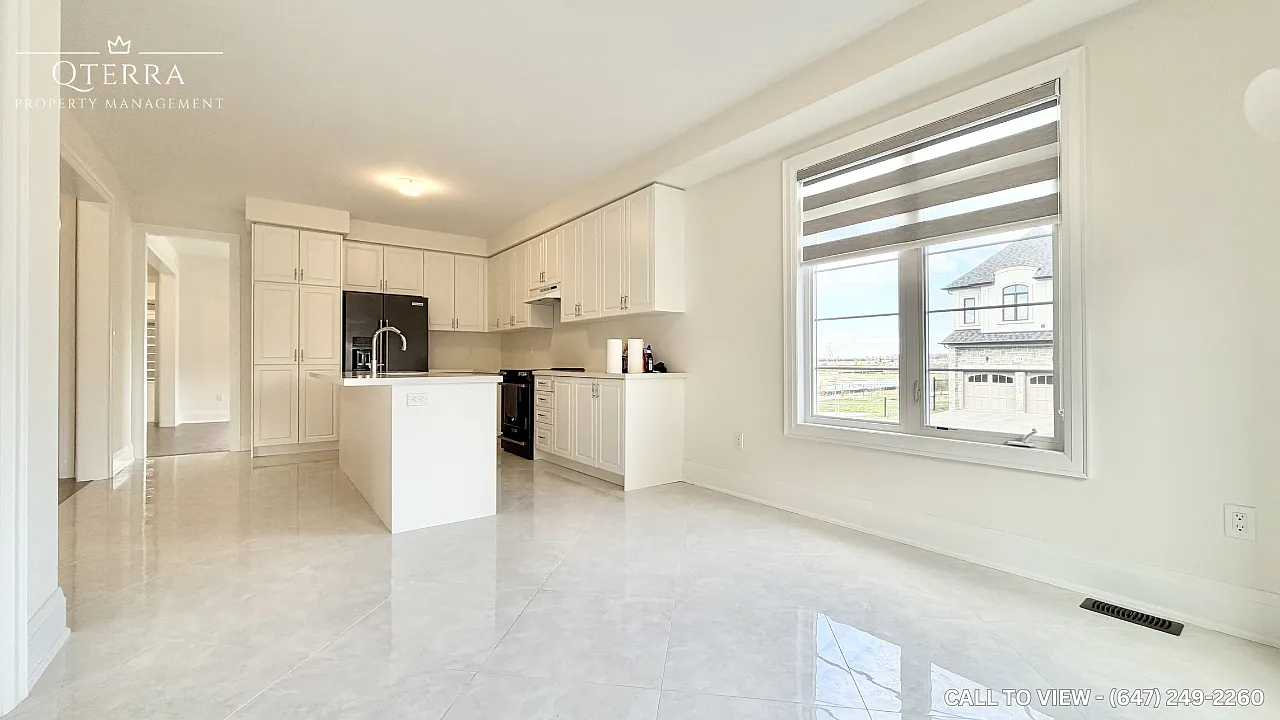 5 bed, 4.5 bath, 3720 sqft, $3,395 — Photo 2