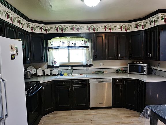 3rd image of 3135 Nina Dr