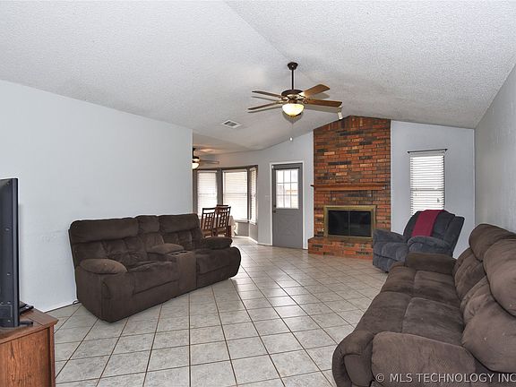 4th image of 13662 S Poplar St