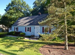 24 Chestnut Hill Dr W, Denville, NJ 07834