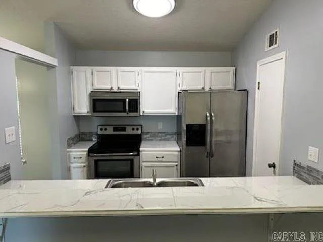4 Oak Point Ct — Photo 5