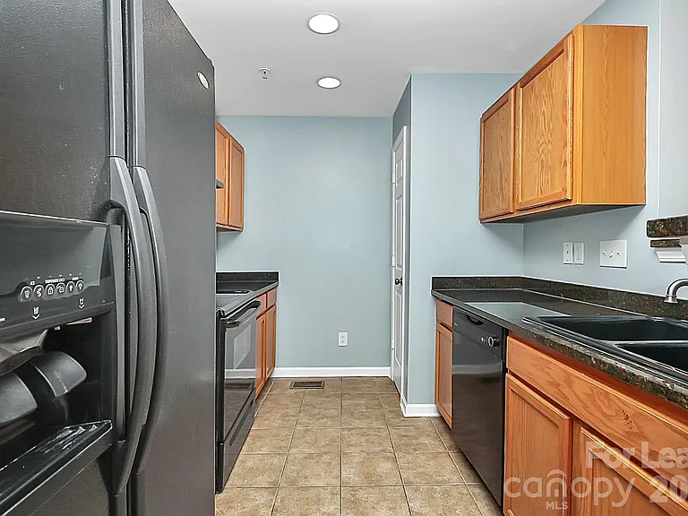 621 Raphael Pl — Photo 6