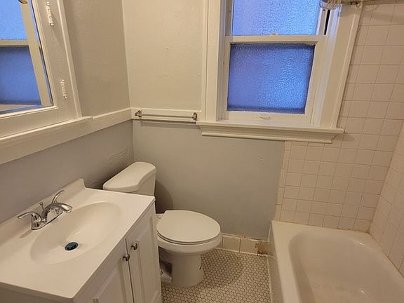 5th image of 4570-4572 Loughborough Ave #4570