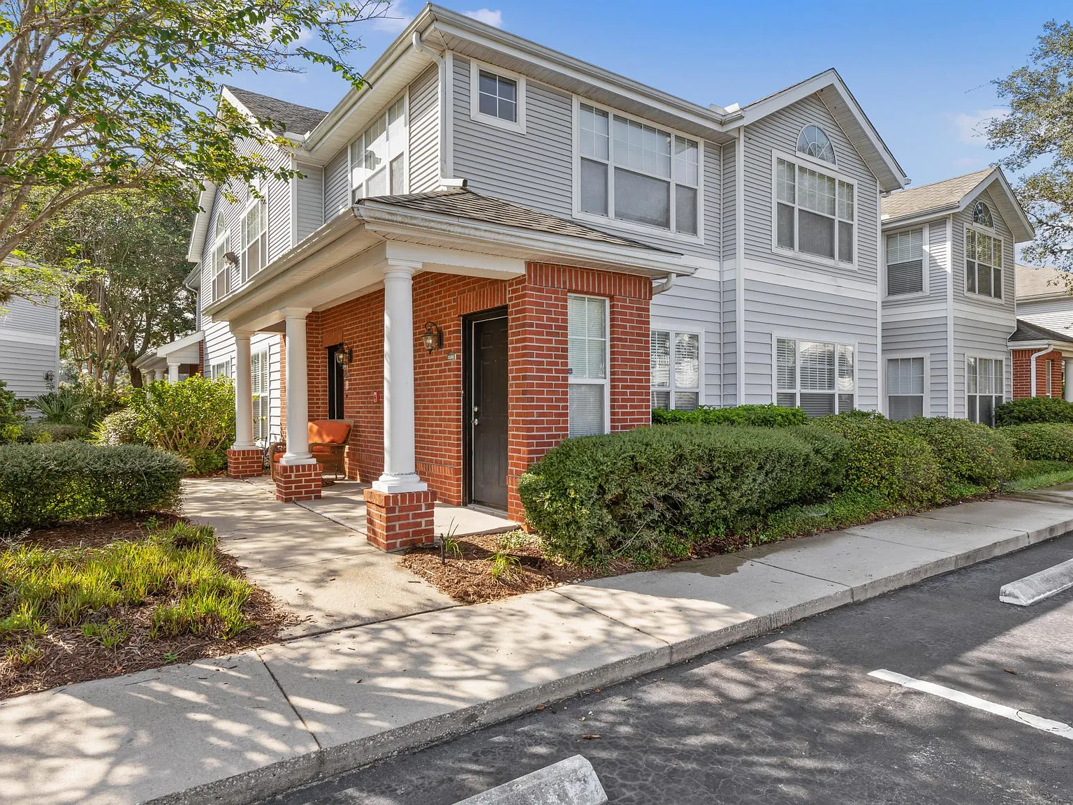 1 bed, 910 sqft, $1,695 — Photo 1