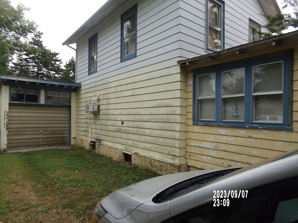 2nd image of 109 S Appleton Ave