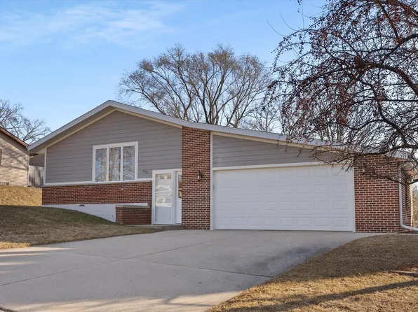 408 South Colonial PARKWAY, Saukville, WI 53080