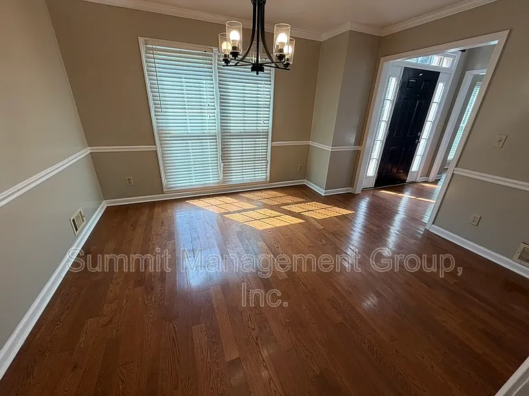 1611 Ellington Rd SE — Photo 7