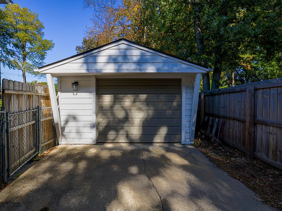 1012 Catalpa Dr, photo 4