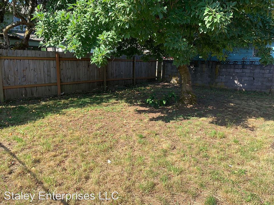 2nd image of 7030 SE Martins St