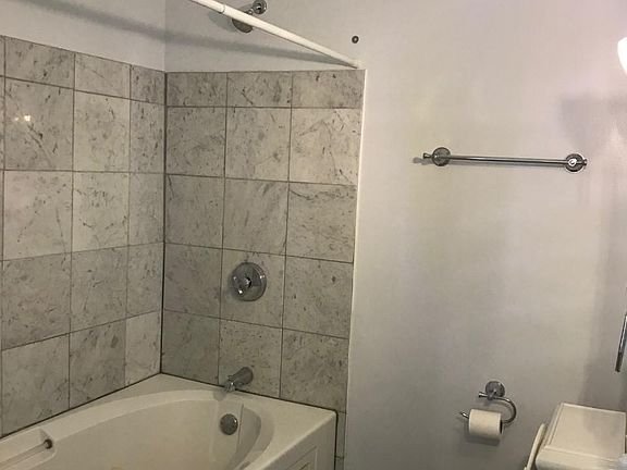 5th image of 1439 N Bell Ave APT 2