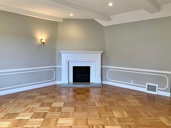 3rd image of 125 Beaumont Ave