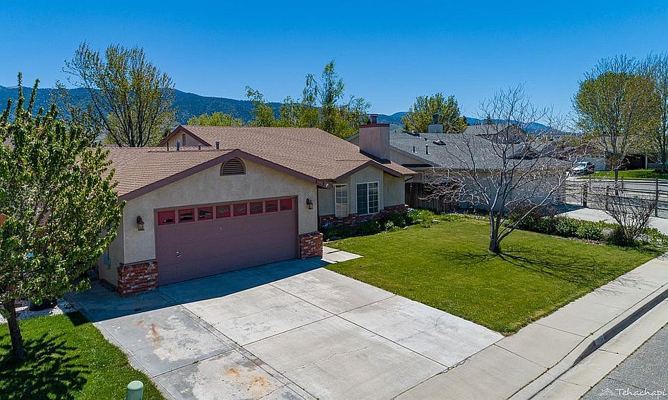 1st image of 334 Pepper Dr