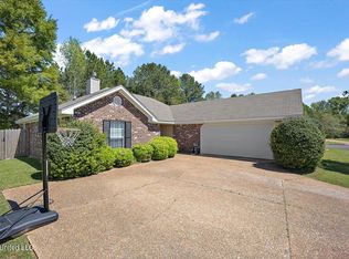 117 Oak Leaf Way, Pearl, MS 39208