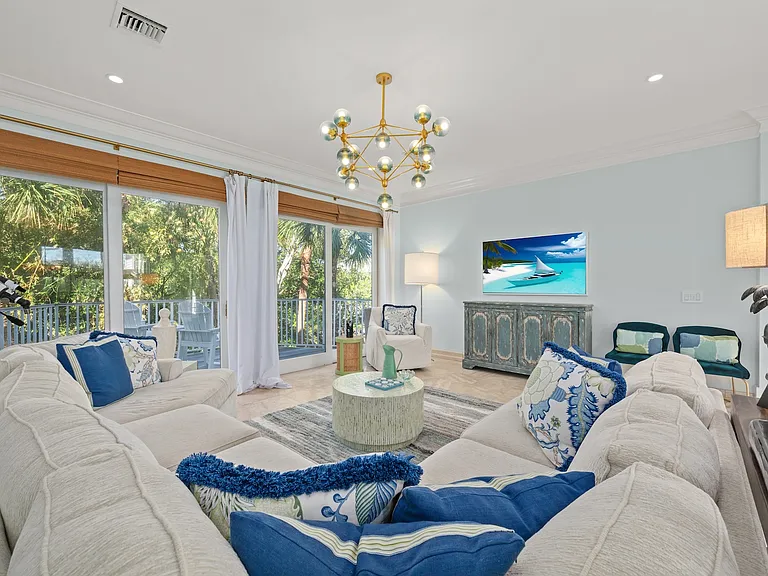 660 Anchor Dr — Photo 6
