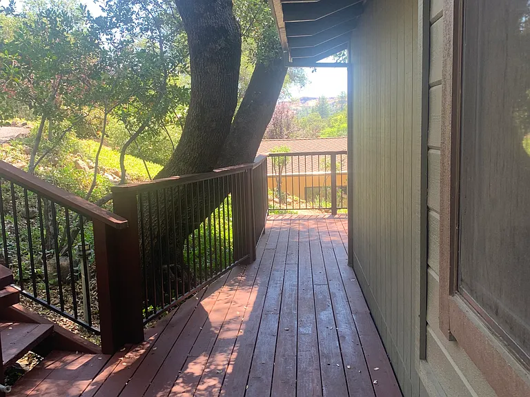1515 Coyote Dr — Photo 2
