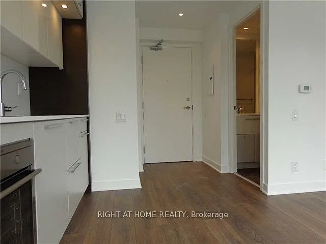 15 Grenville St #2604 — Photo 8