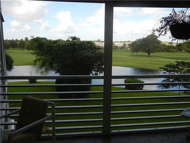 1st image of 3507 Oaks Way APT 305
