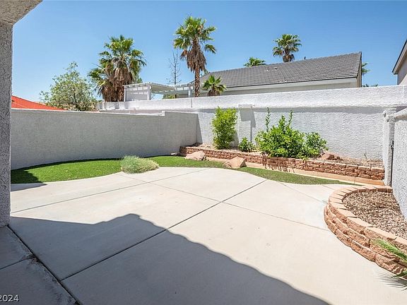 2nd image of 5201 S Torrey Pines Dr Unit 1216
