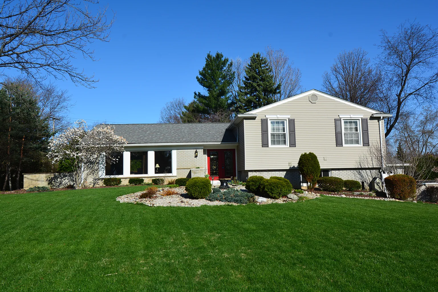 21405 Summerside Ln photo 1