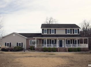 18 Bunker Rd, Makanda, IL 62958