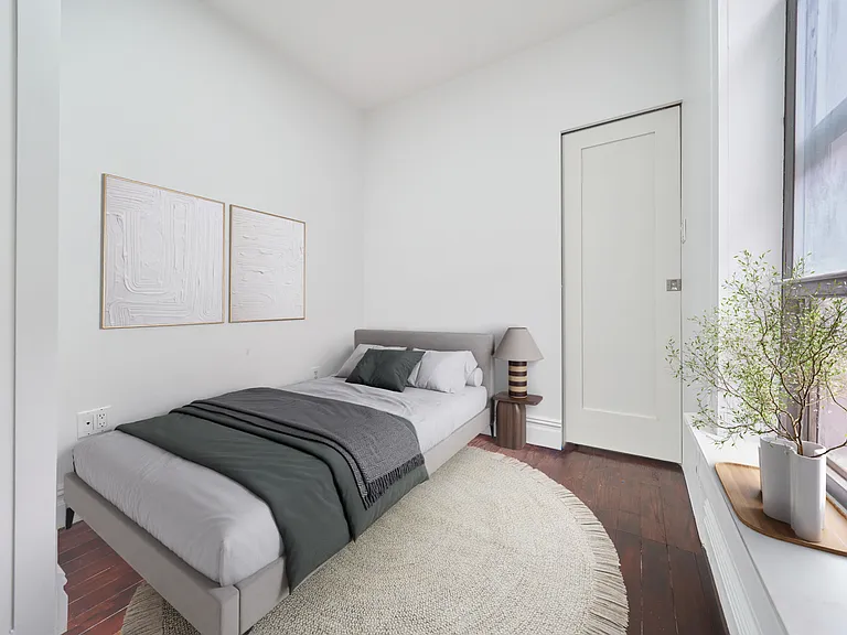 434 E 76th St #20 — Photo 4