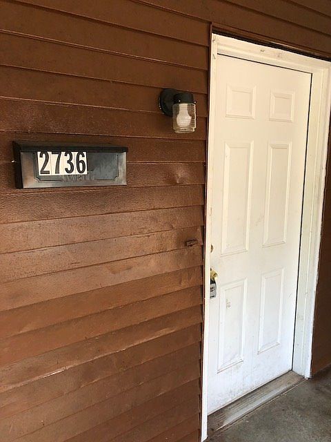 1st image of 2736 W Surrey Dr