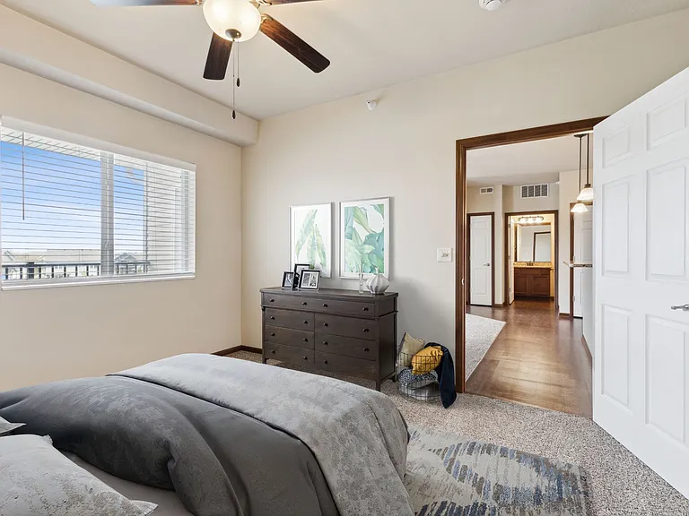 Two Bedroom - 2 Bed / 2 Bath - 987 Sq.Ft.