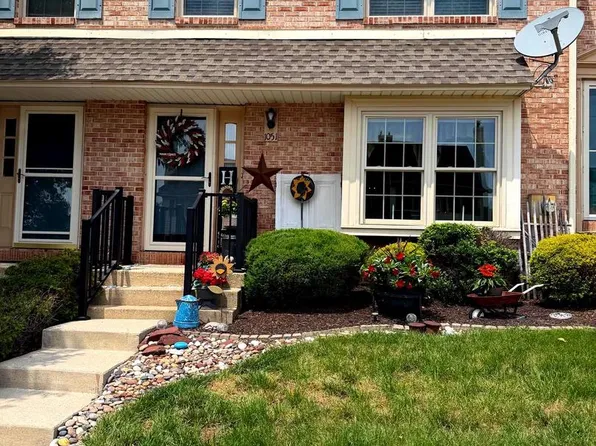 1051 Bramblewood Ct, Pottstown, PA 19464