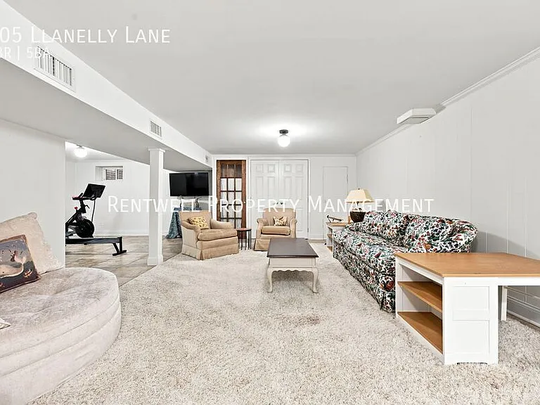 805 Llanelly Ln — Photo 29