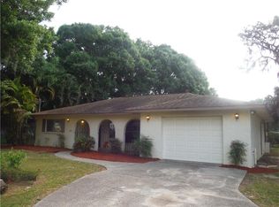 304 Wendi Ln, Ruskin, FL 33570