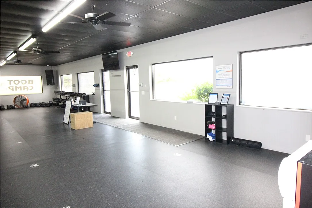Studio, 2800 sqft, $2,000 — Photo 4