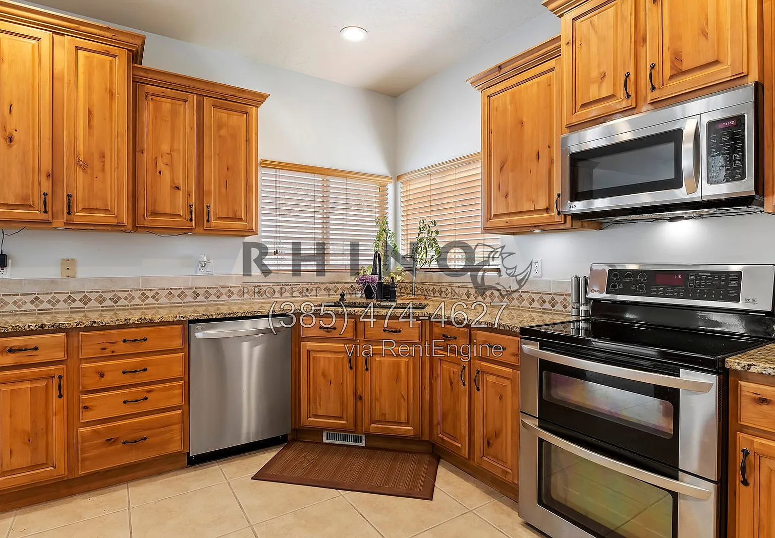 4 bed, 4.0 bath, 4259 sqft, $4,200 — Photo 2