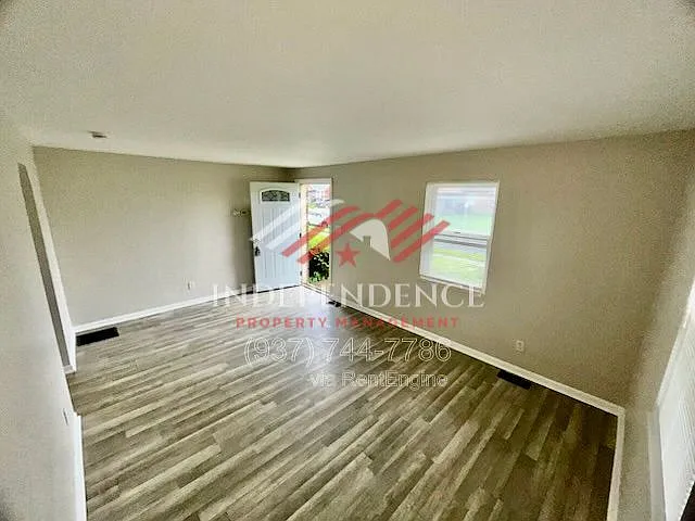 3 bed, 1.0 bath, 864 sqft, $1,150 — Photo 2